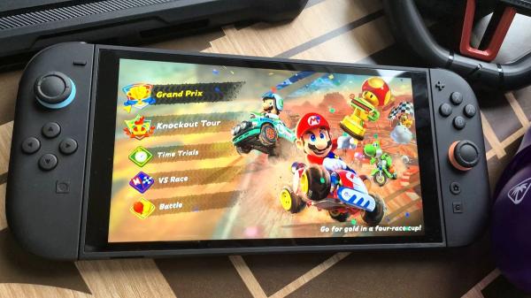 
          Как скачать игры из eShop на Nintendo Switch 2 в России: гайд по смене региона консоли
        